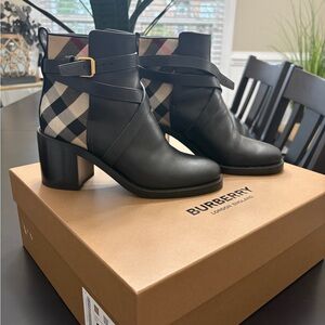 Burberry Black and Cream Ankle Boots